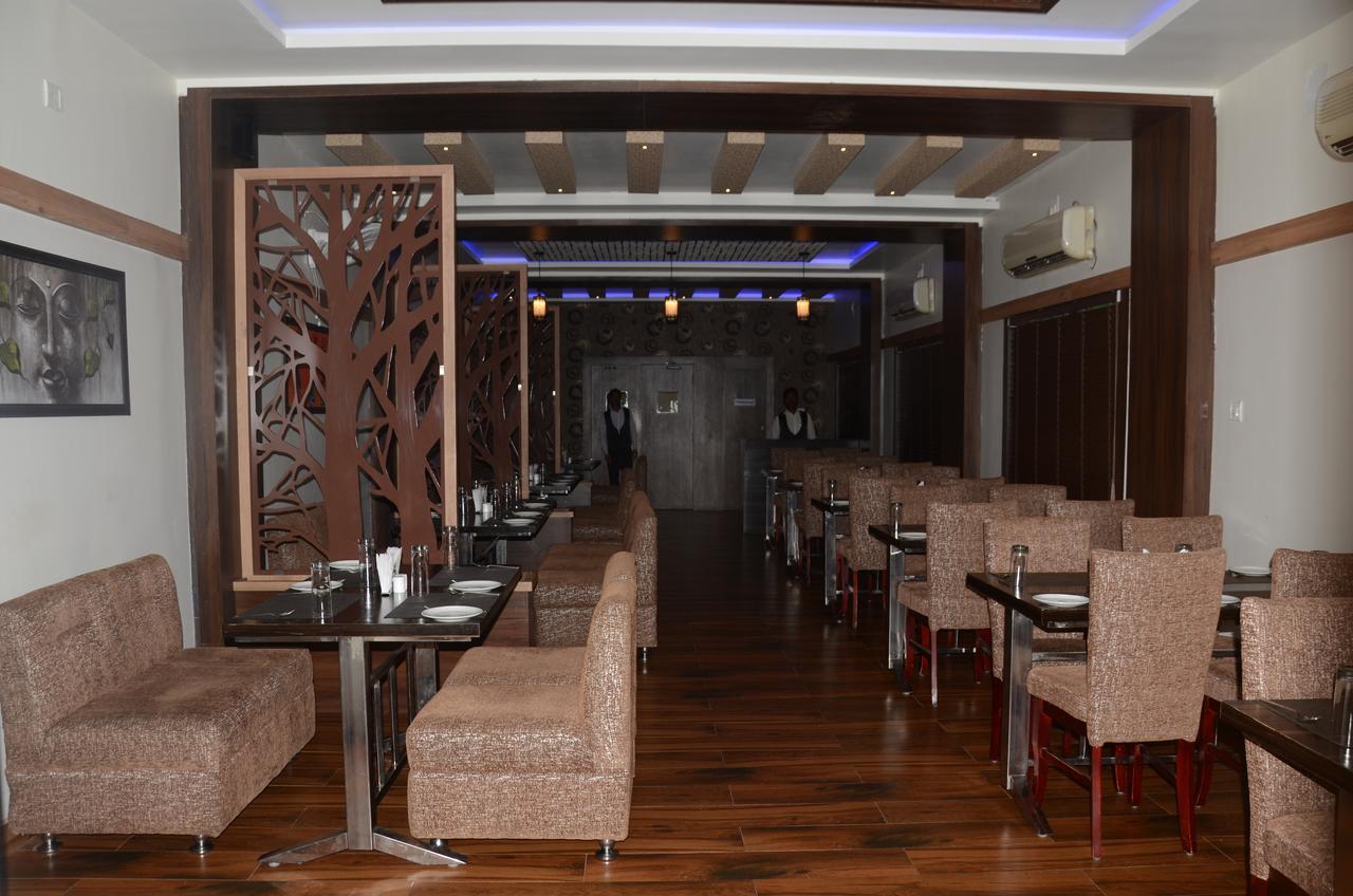 Hotel Triveni Balangir Exterior foto