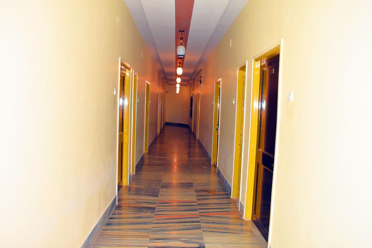 Hotel Triveni Balangir Exterior foto