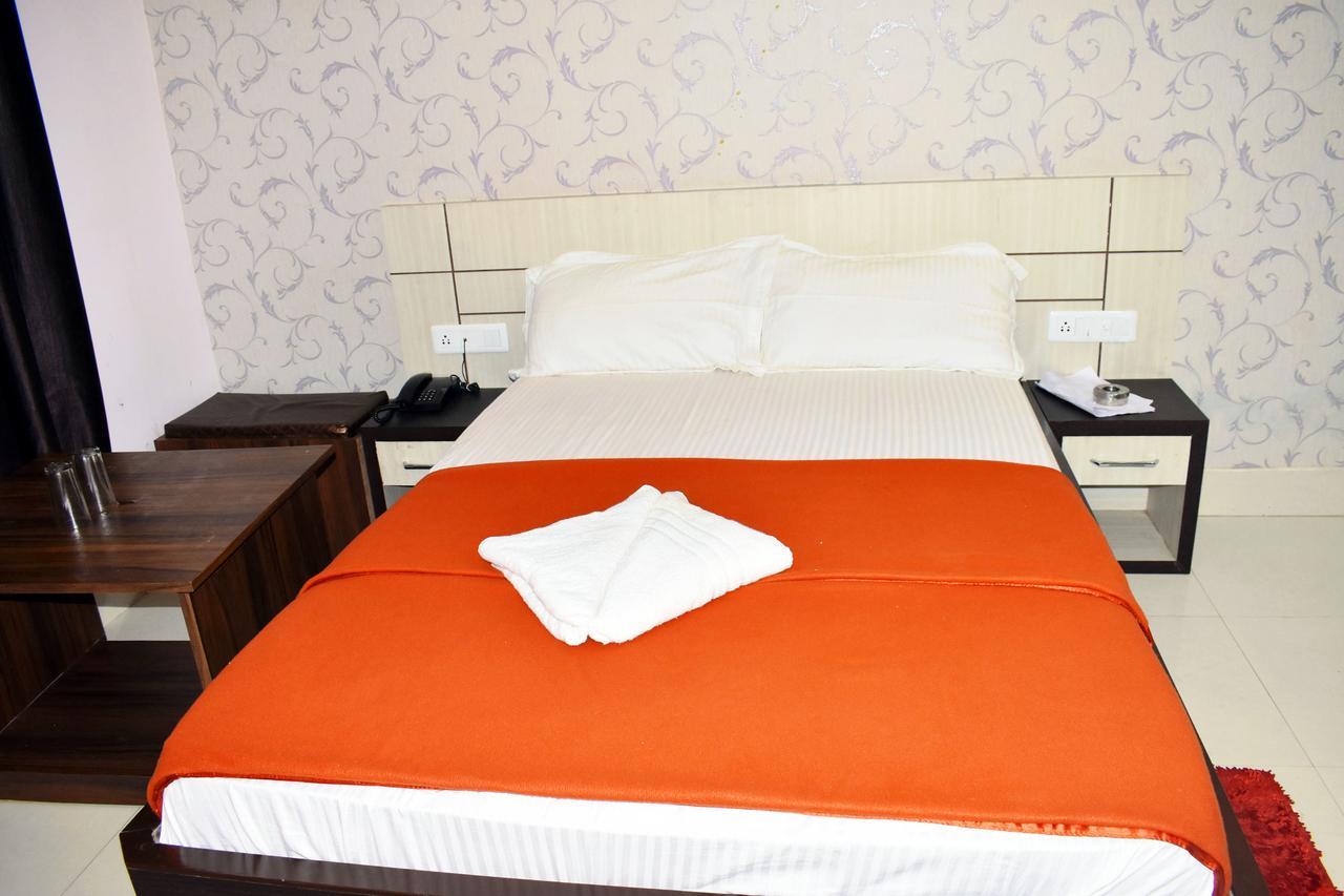 Hotel Triveni Balangir Exterior foto