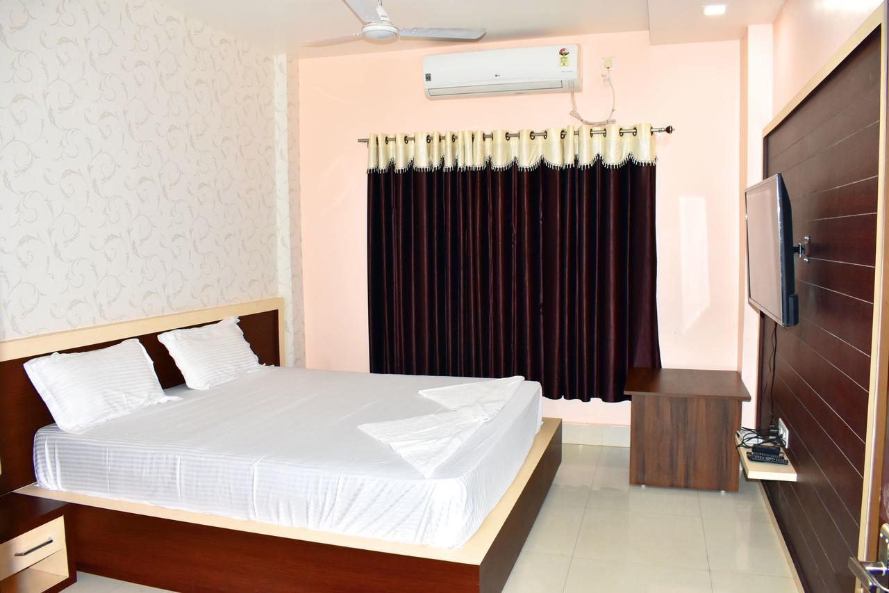 Hotel Triveni Balangir Exterior foto